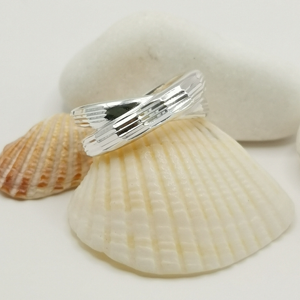 Crossover ring in sterling silver size 7 🆕 - Picture 2 of 8